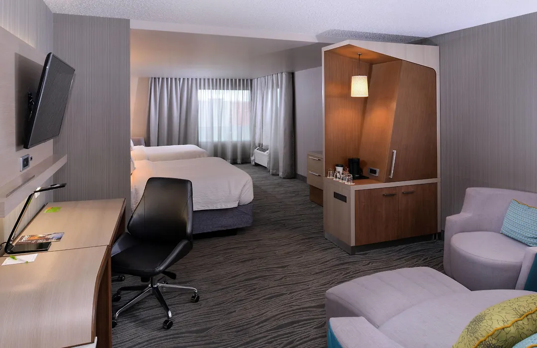 Courtyard By Marriott Saskatoon Airport-1